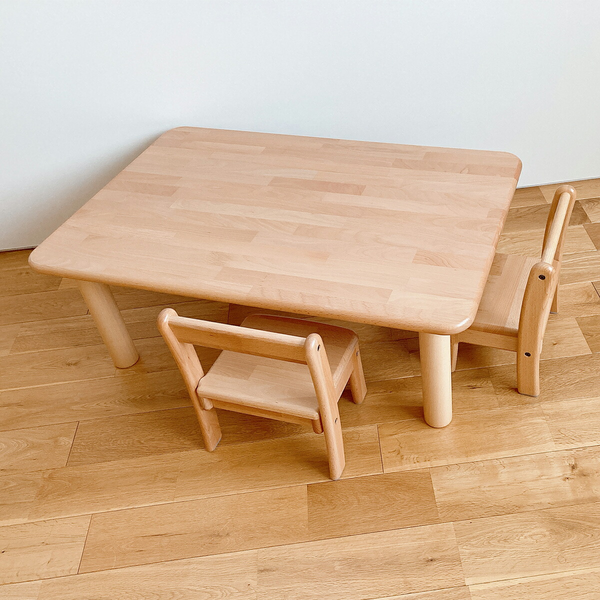ブロック社 角テーブル 120×60 H43 保育園にオススメなブロック社の木製子供用家具 丸脚 耐久性が優れたテーブルです 〜幼稚園